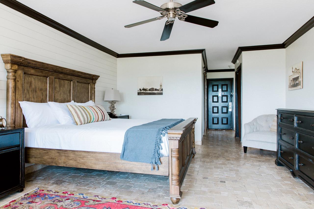 Hillside Boutique Hotel Castroville Exterior foto