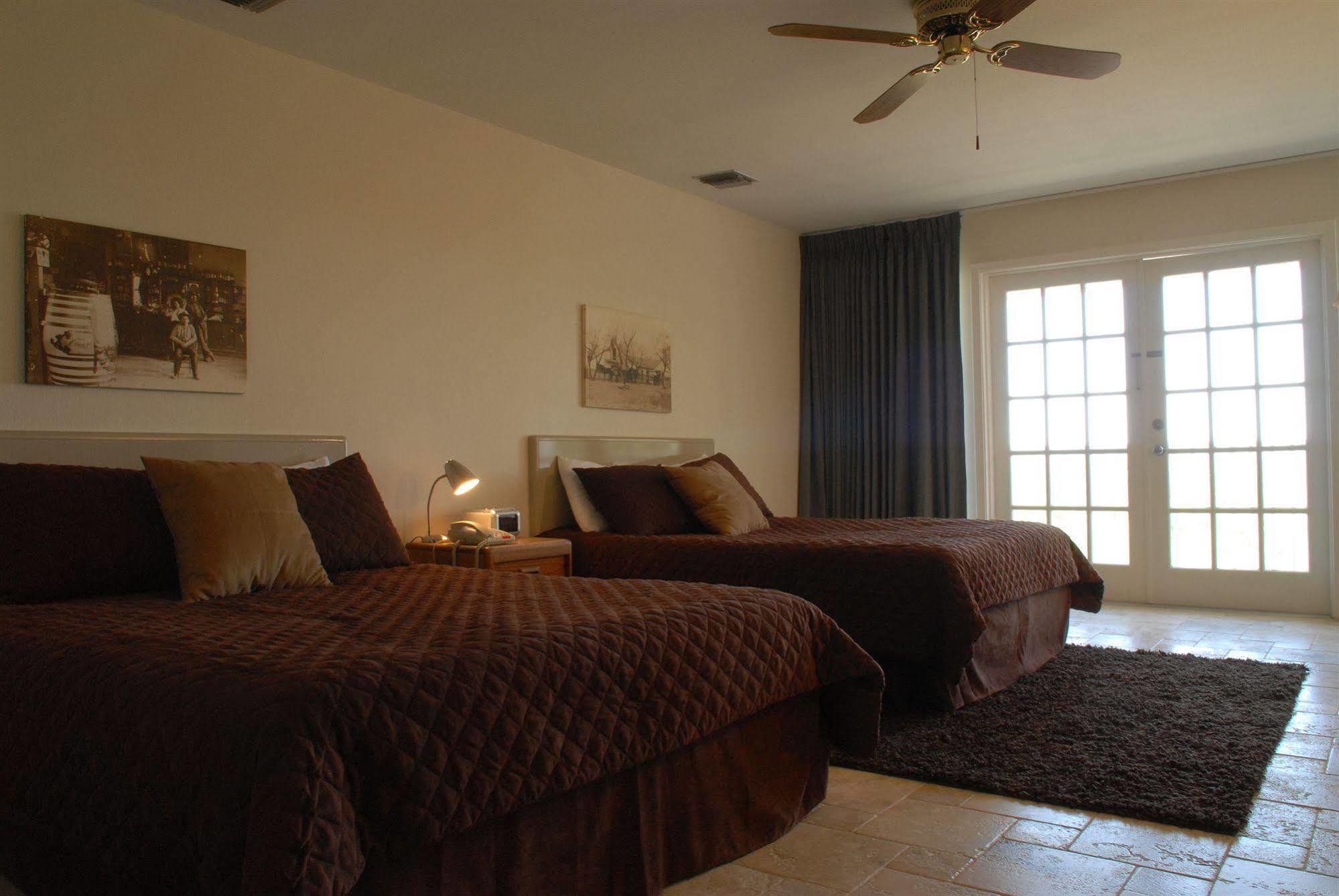 Hillside Boutique Hotel Castroville Exterior foto