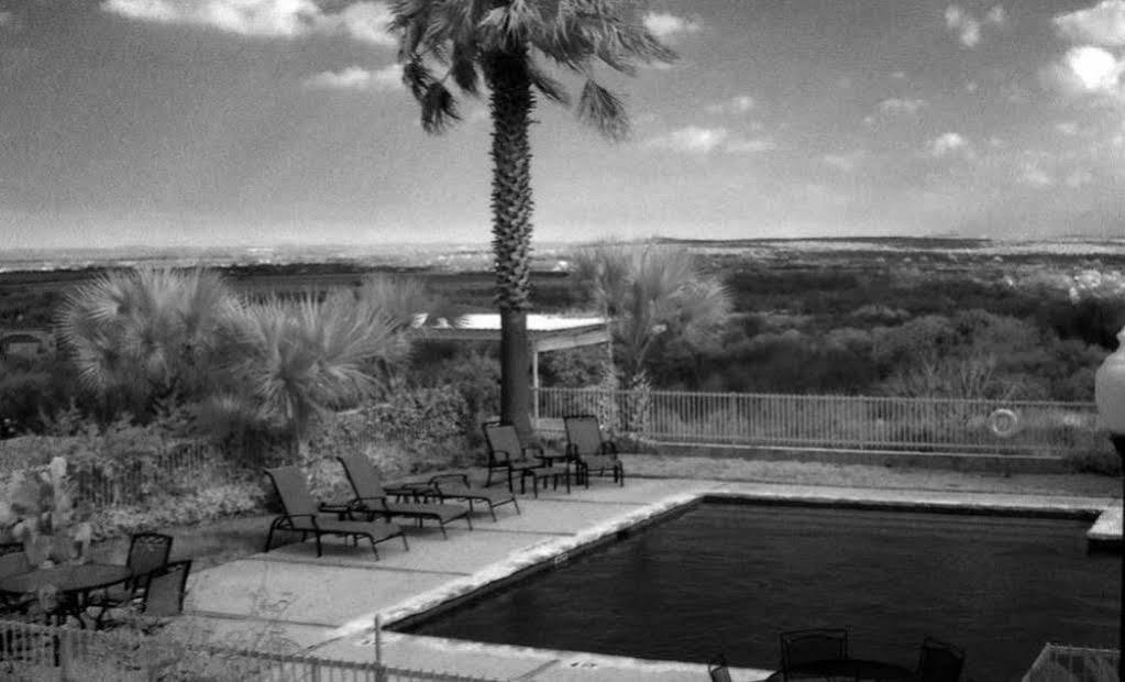Hillside Boutique Hotel Castroville Exterior foto