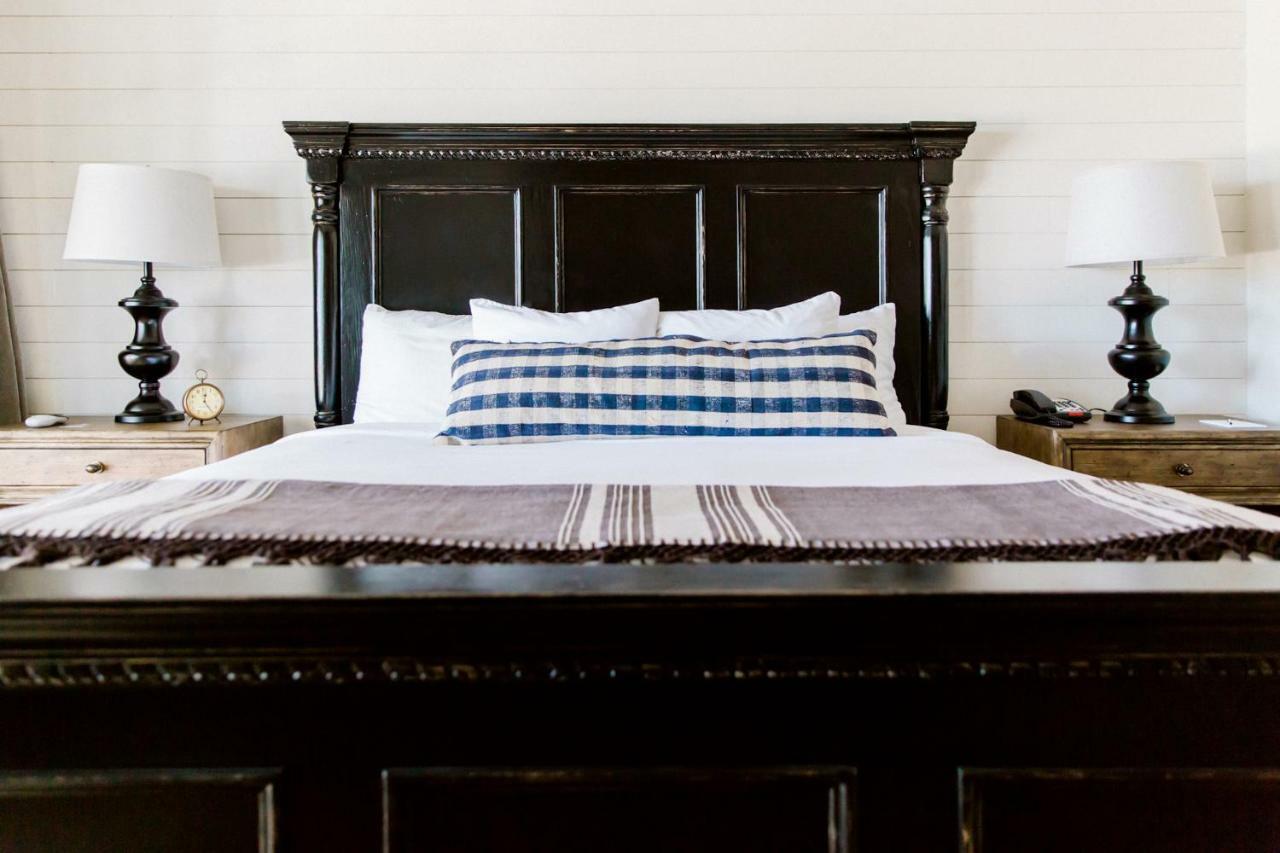 Hillside Boutique Hotel Castroville Exterior foto
